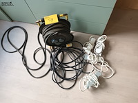 Lot 79 - verlengkabels en verdeelstekkers. 6 stuks - afbeelding 1 van  4