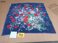 Lot 79 - zijden sjaal erre - afbeelding 1 van  3