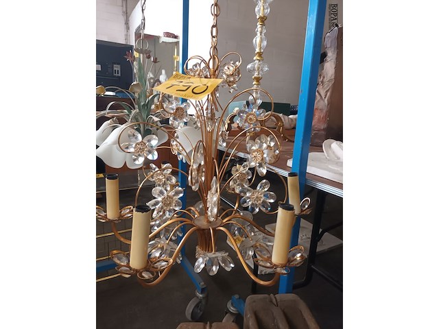 Lot 790 - koperen luster met kristallen - afbeelding 3 van  3