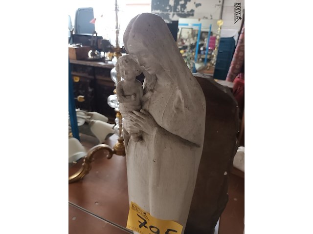 Lot 795 - beeld maria in gips - afbeelding 2 van  3