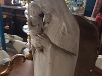 Lot 795 - beeld maria in gips - afbeelding 2 van  3
