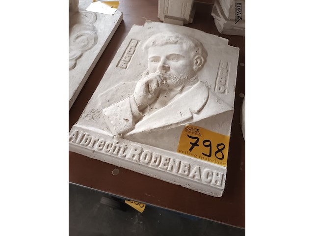 Lot 798 - tablet albrecht rodenbach in gips - afbeelding 3 van  3