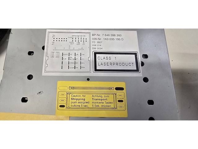 Lot 8 - auto radio- cd speler - afbeelding 2 van  2