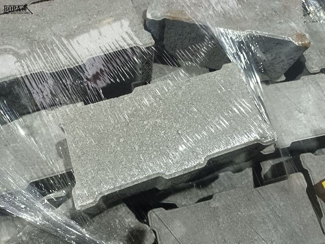 Lot 8 - betonklinkers - afbeelding 2 van  4