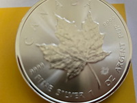 Lot 8 - canada silver maple leaf 2022 – 2 x 5 dollars - afbeelding 3 van  3