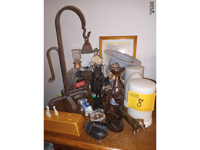 Lot 8 - decoratie en verlichting. 22 stuks - afbeelding 1 van  4