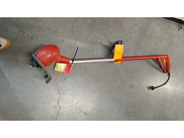 Lot 8 - electrische grastrimmer wolf-garten model gt 630 rood - afbeelding 1 van  5