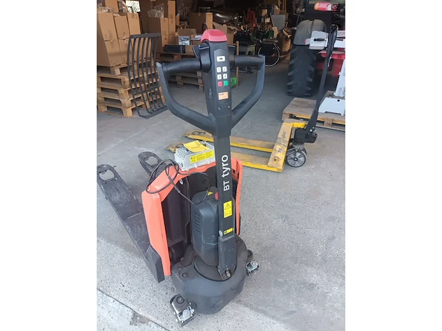 Lot 8 - elektrische bt lifter - afbeelding 2 van  7