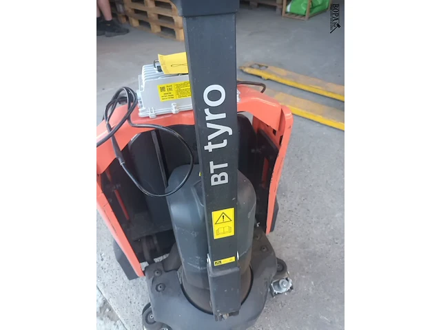 Lot 8 - elektrische bt lifter - afbeelding 3 van  7