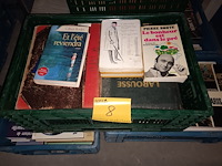 Lot 8 - franstalige boeken. 3 bakken - afbeelding 1 van  4