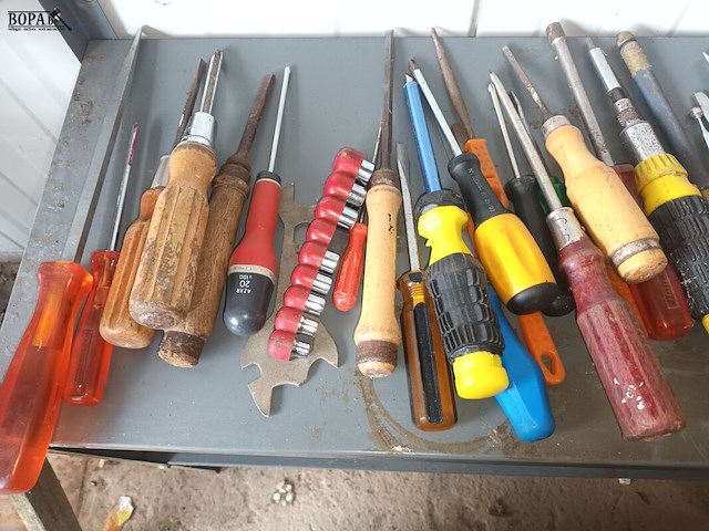 Lot 8 - handgereedschap. 40 stuks - afbeelding 2 van  4