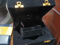 Lot 8 - juwelen, doosjes, pashoofd - afbeelding 5 van  5