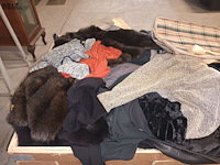 Lot 8 - kledij en accessoires - afbeelding 3 van  3