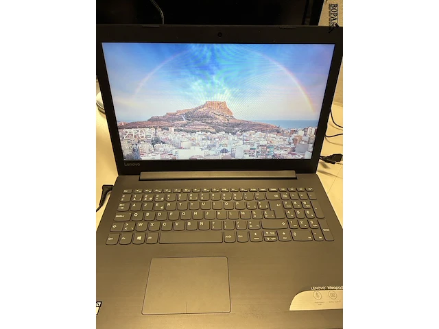 Lot 8 - lenovo laptop met toebehoren - afbeelding 2 van  10