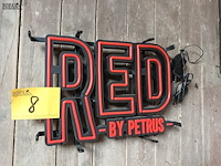 Lot 8 - lichtreclame red by petrus - afbeelding 2 van  2