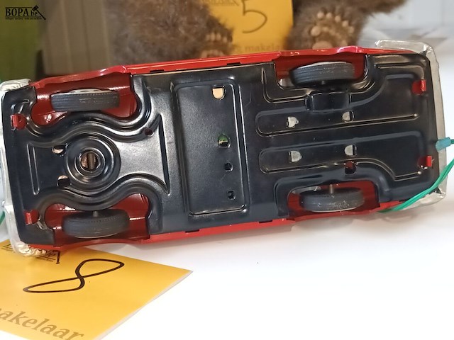 Lot 8 - mercedes met afstandsbediening - afbeelding 4 van  5