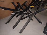 Lot 8 - metalen tafel onderstel stervorm. 3 stuks - afbeelding 2 van  4