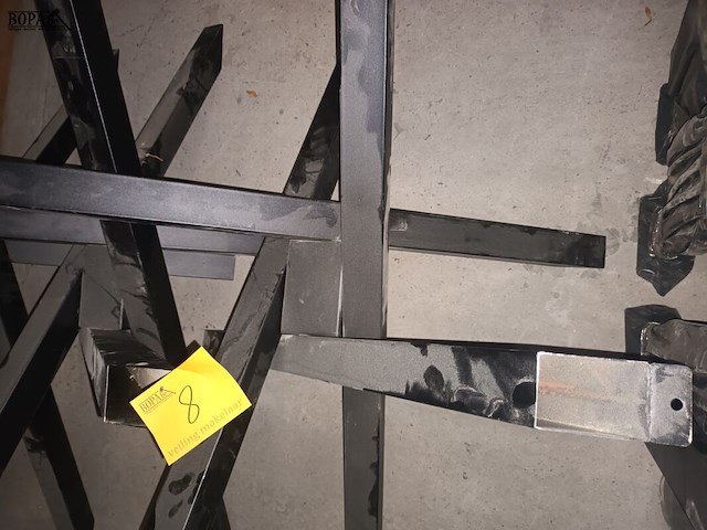 Lot 8 - metalen tafel onderstel stervorm. 3 stuks - afbeelding 3 van  4