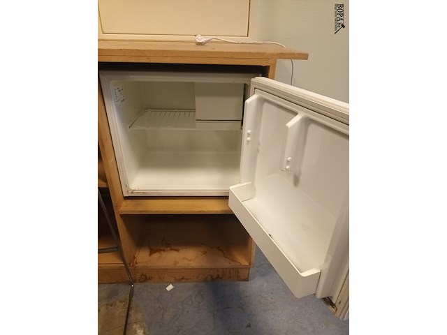Lot 8 - minibar zanussi - afbeelding 2 van  3