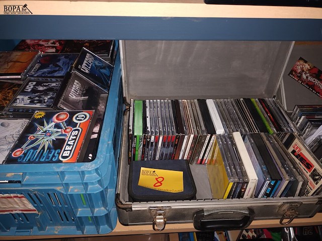 Lot 8 - muziek cd’s - afbeelding 1 van  5