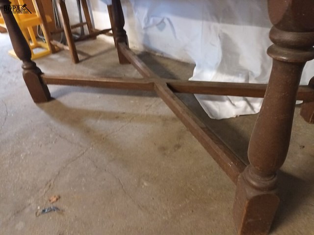 Lot 8 - ovalen eettafel met 6 stoelen - afbeelding 3 van  4