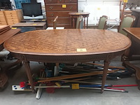 Lot 8 - ovalen tafel en stoelen - afbeelding 1 van  8