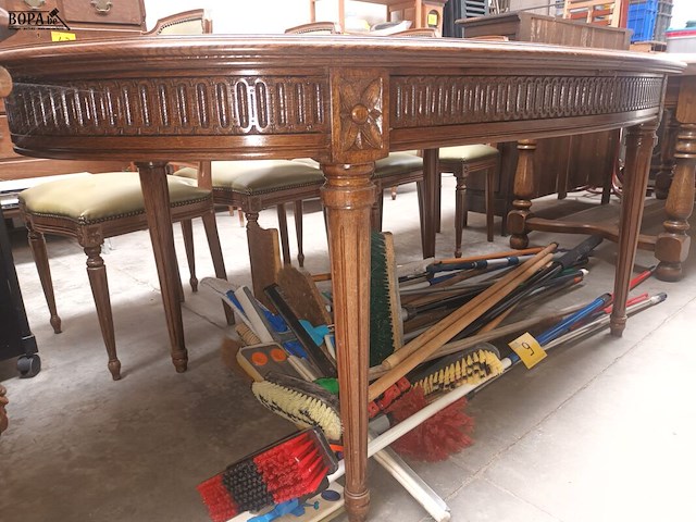 Lot 8 - ovalen tafel en stoelen - afbeelding 4 van  8