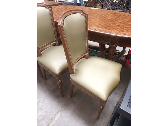 Lot 8 - ovalen tafel en stoelen - afbeelding 6 van  8