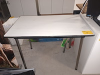 Lot 8 - retro keukentafel - afbeelding 1 van  4