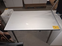 Lot 8 - retro keukentafel - afbeelding 2 van  4