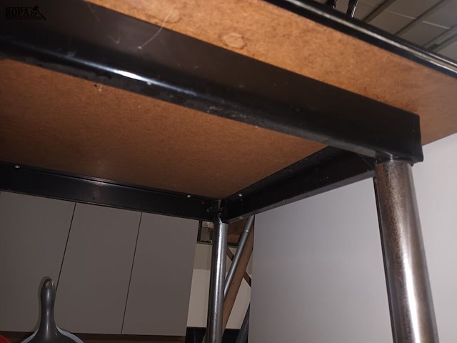 Lot 8 - retro keukentafel - afbeelding 3 van  4
