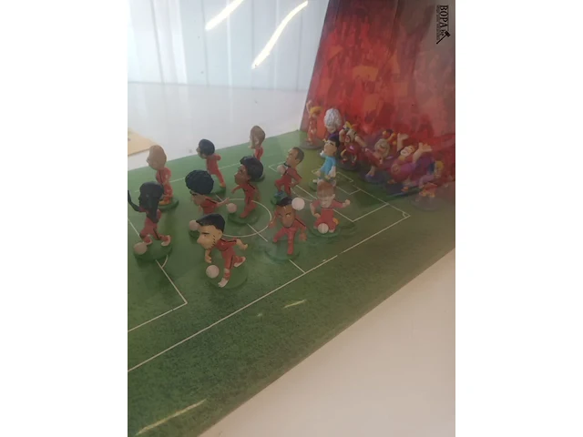Lot 8 - rode duivels display - afbeelding 2 van  4