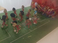 Lot 8 - rode duivels display - afbeelding 2 van  4