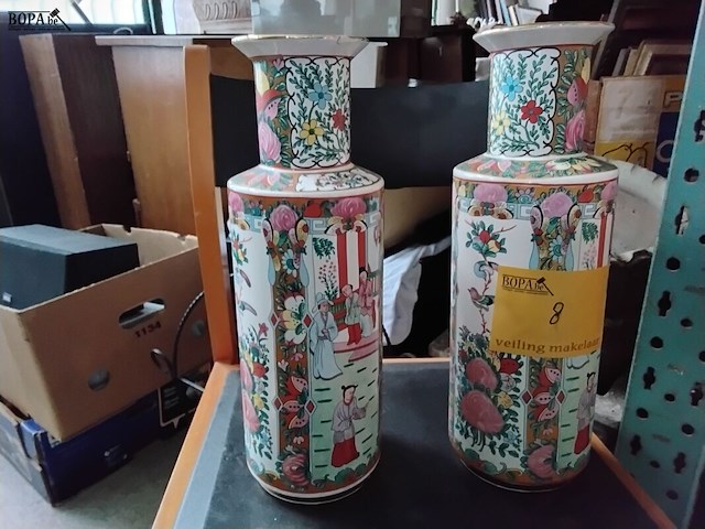 Lot 8 - set chinese vazen - afbeelding 1 van  3