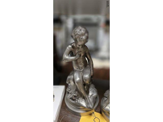 Lot 8 - set van tinnen beeldjes - afbeelding 2 van  3