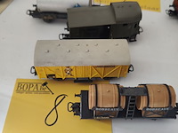 Lot 8 - spoorwagons - 4 stuks