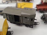 Lot 8 - spoorwagons - 4 stuks - afbeelding 4 van  5
