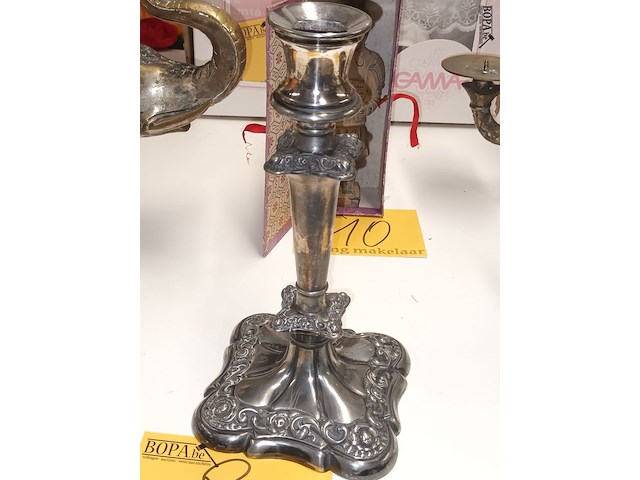 Lot 8 - verzilverde kandelaar wilcox - afbeelding 2 van  5