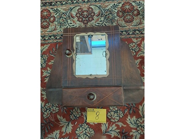 Lot 8 - vintage houten toiletkastje '30 met kleine spiegel en lade - afbeelding 1 van  2