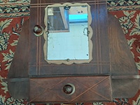 Lot 8 - vintage houten toiletkastje '30 met kleine spiegel en lade