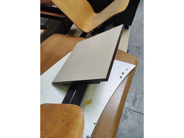 Lot 8 - wachtbank - afbeelding 3 van  3