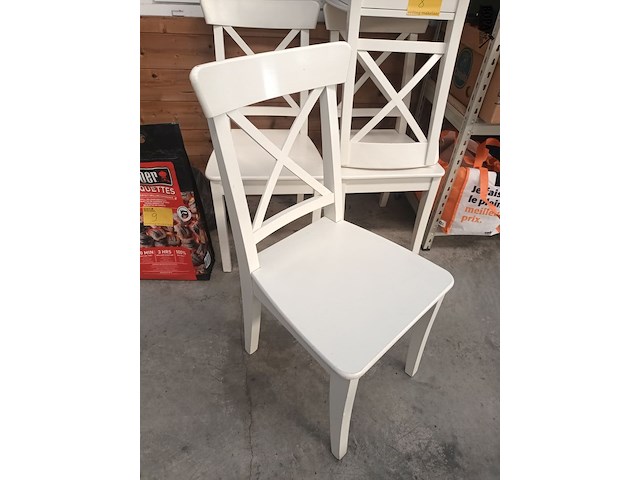 Lot 8 - witte houten ikea stoelen. 4 stuks - afbeelding 3 van  4