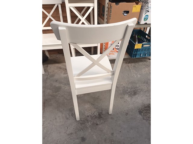 Lot 8 - witte houten ikea stoelen. 4 stuks - afbeelding 4 van  4