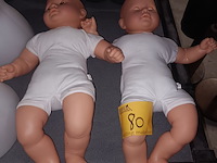 Lot 80 - baby paspop. 2 stuks - afbeelding 1 van  4