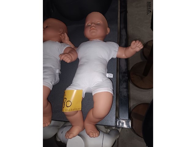 Lot 80 - baby paspop. 2 stuks - afbeelding 2 van  4