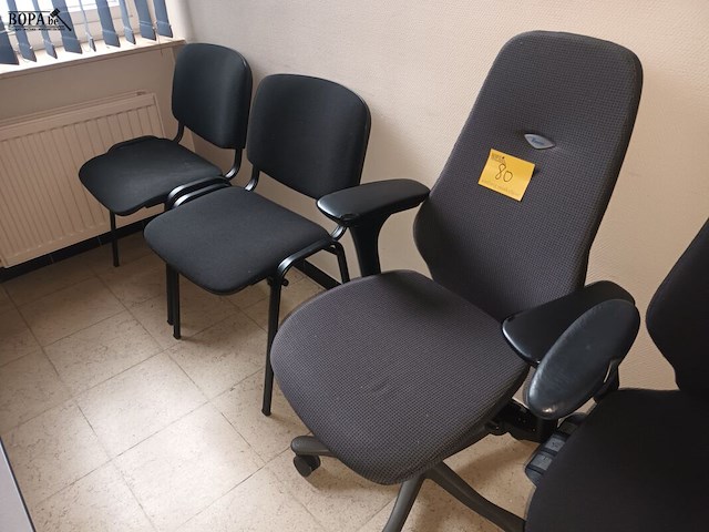 Lot 80 - bureaustoelen en vergaderstoelen - afbeelding 3 van  3