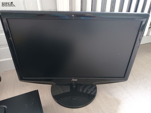 Lot 80 - desktop pc’s en schermen - afbeelding 4 van  5