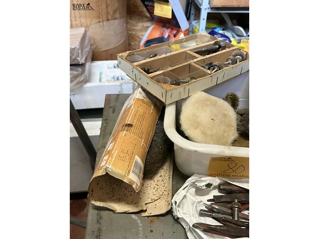 Lot 80 - diverse boorkitjes, staalwol, roterende borstels, schuurschi - afbeelding 3 van  8