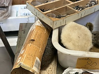 Lot 80 - diverse boorkitjes, staalwol, roterende borstels, schuurschi - afbeelding 3 van  8