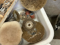 Lot 80 - diverse boorkitjes, staalwol, roterende borstels, schuurschi - afbeelding 5 van  8